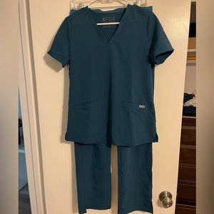 Figs Caribbean Blue Small Scrub Top and Tall Small Scrub Bottoms.